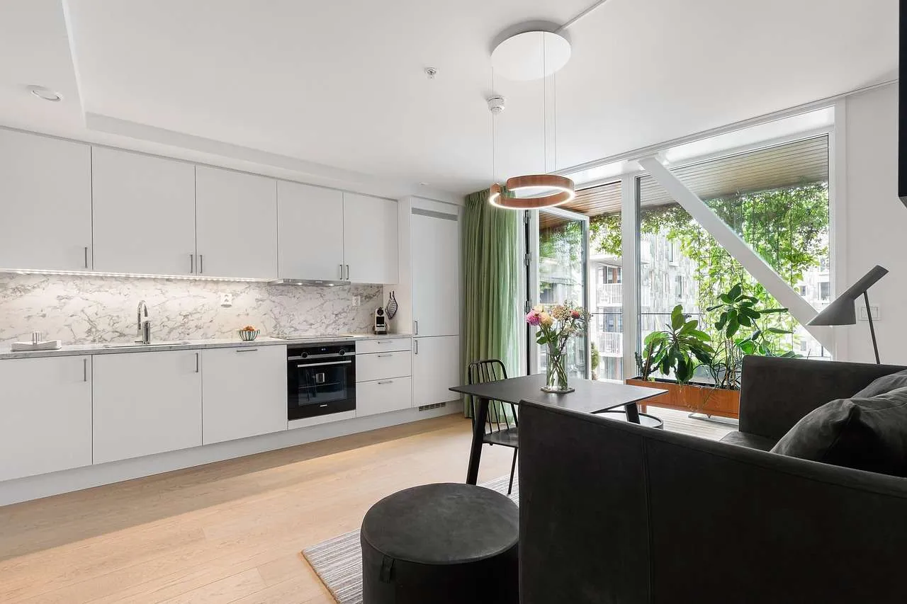 Home Window Tinting: Energy, Comfort & Privacy